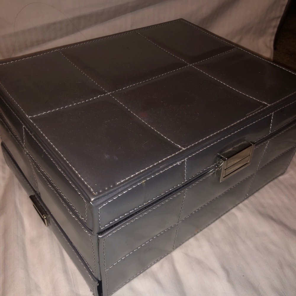 Makeup case - Picture 3 of 4